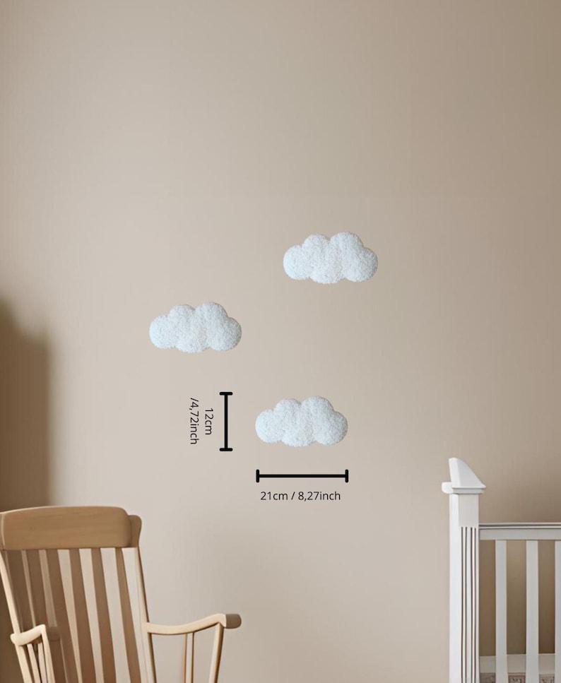 Zacht Wolken-Wandlicht Bundel – LED Wolk-Lampjes + Teddy aan Schommel – Handmade Babykamer Decoratie & Babyshower Cadeau