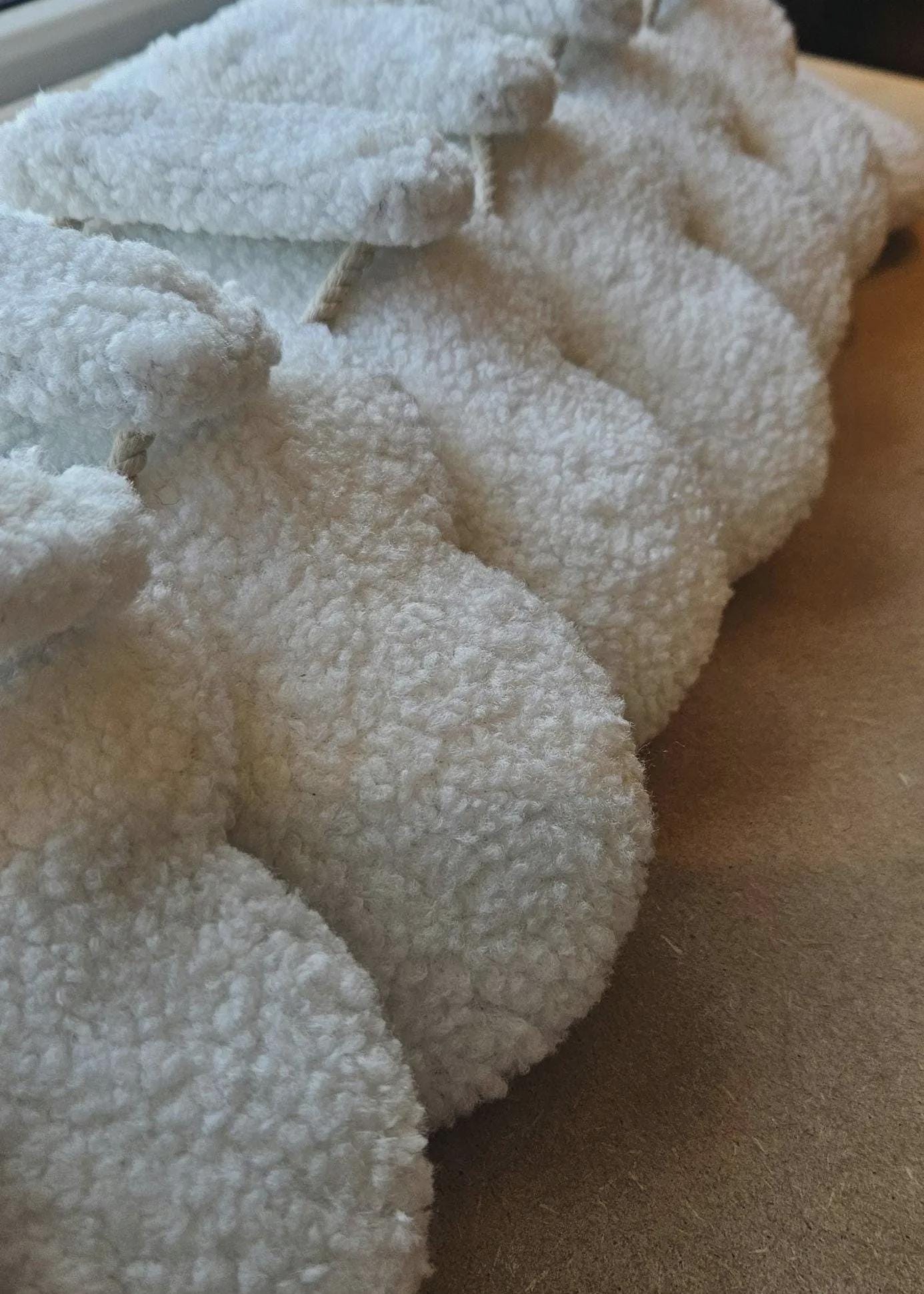 Medium Wolkenlamp met Beertje op Schommel – LED Nachtlampje op Batterij