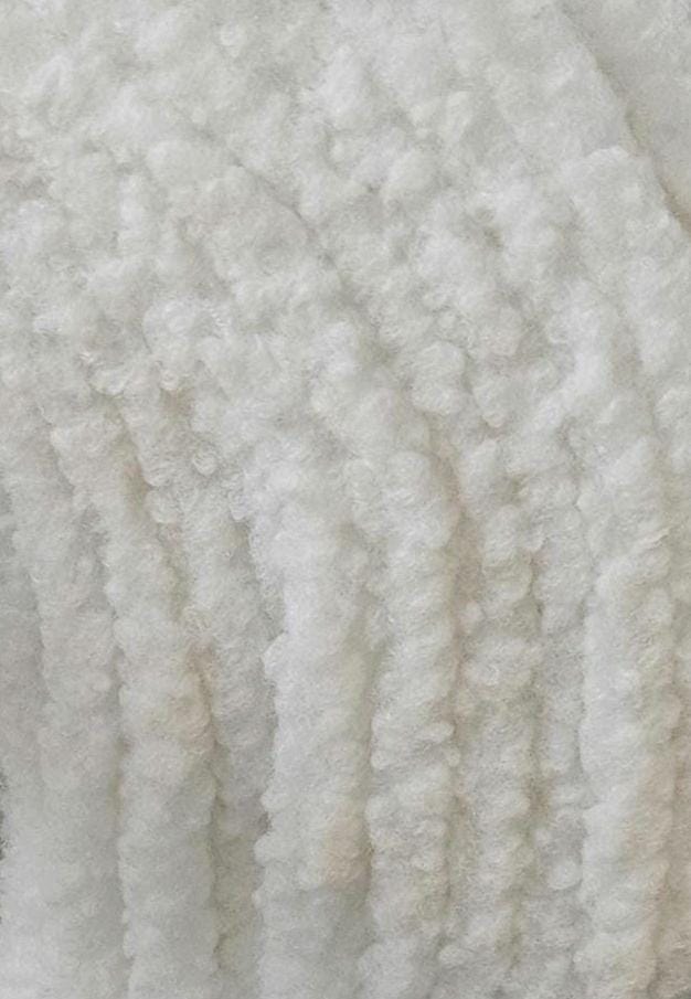 Mini Wolk – Kinderkamer Decor – 21x12cm – Zachte Textuur teddystof – Neutrale Babykamer Accessoire gebroken wit